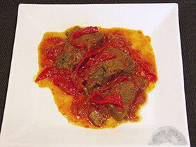 Zancarron con tomate y pimientos