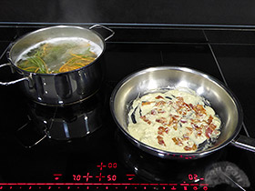 Espaguetis rojo y verde con salsa de Gorgonzola 6