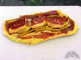 Magret de pato asado relleno de foie y hongos 4