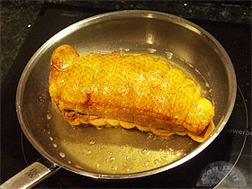 Magret de pato asado relleno de foie y hongos 6